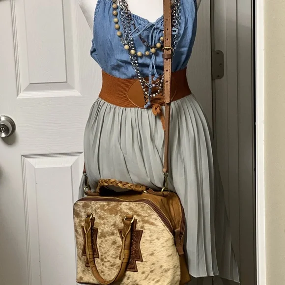 American Darling Tan and Brown Crossbody Bag dual CC - Picture 2 of 11